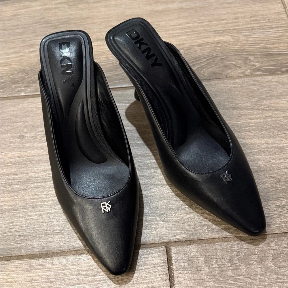 New DKNY Netta Black Pointed Toe Pump Sz 6 M - Picture 4 of 15